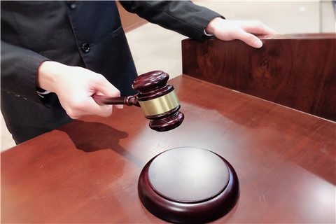 深圳侦探私家-已婚男子与离婚女子在一起是否构成重婚罪？